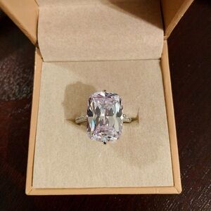 NIB Jaclyn Roxanne The Brilliant Ring
